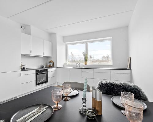 Lækker 2-vær. lejlighed i stueplan med egen terrasse i nyopført ejendom i Hasselager.