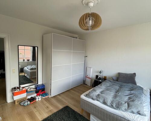 Skøn 3 vær. i vestbyen med altan