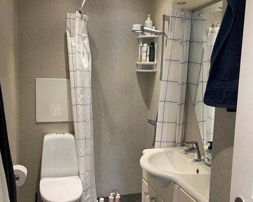 Skøn 3 vær. i vestbyen med altan