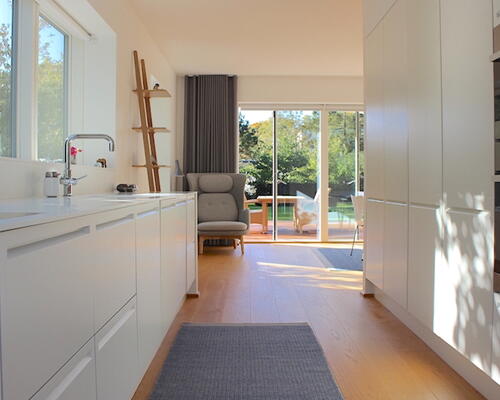 Lækker nyere villa med Bernstorffsparken som nabo