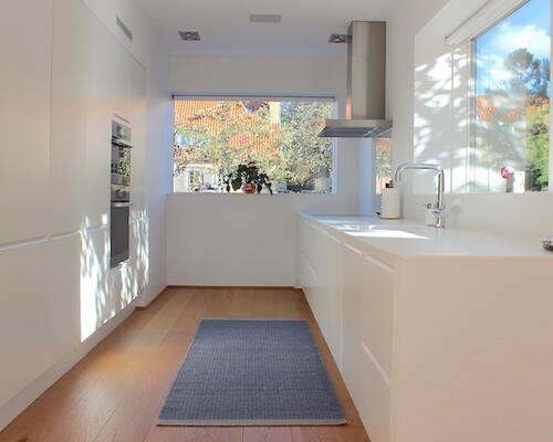 Lækker nyere villa med Bernstorffsparken som nabo