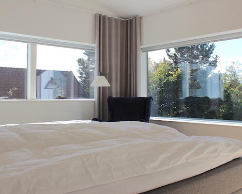 Lækker nyere villa med Bernstorffsparken som nabo