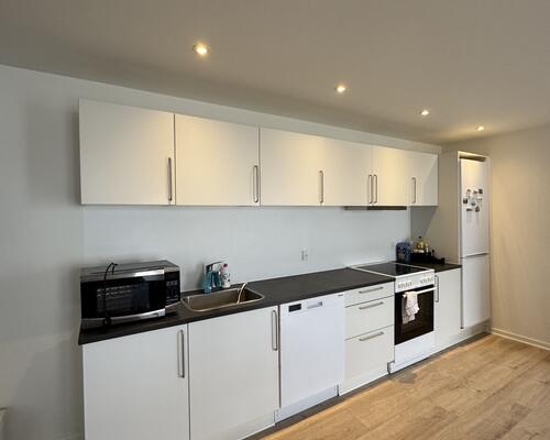 Skøn 3 værelsers lejlighed- med mulighed for pakring i gården.