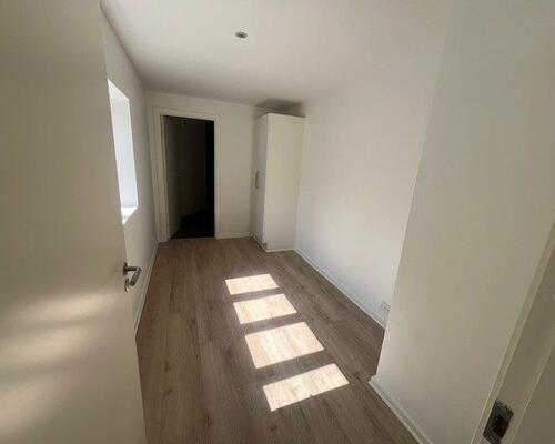 Skøn 3 værelsers lejlighed- med mulighed for pakring i gården.