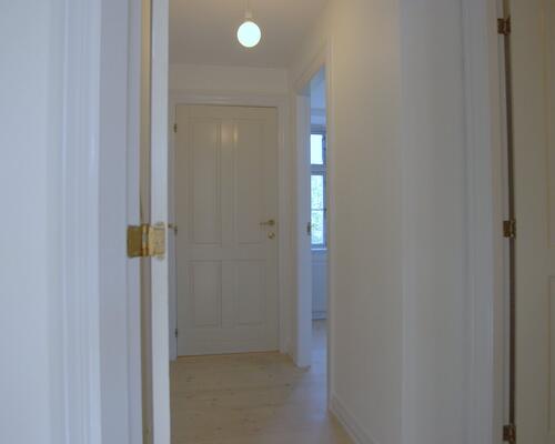 Rummelig 2v lejlighed i centrum af Sæby.