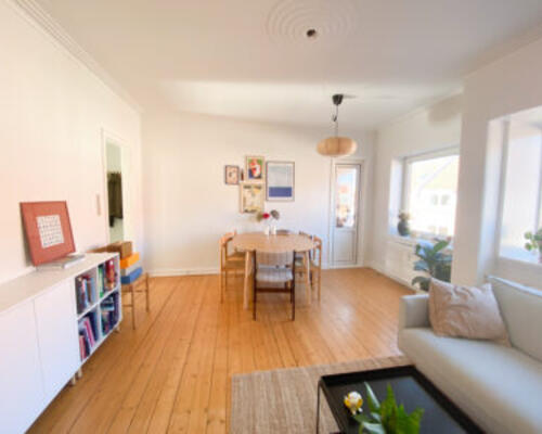 Dejlig og rummelig 2-værelses lejlighed i øgadekvarteret