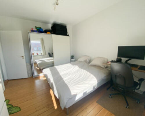 Dejlig og rummelig 2-værelses lejlighed i øgadekvarteret