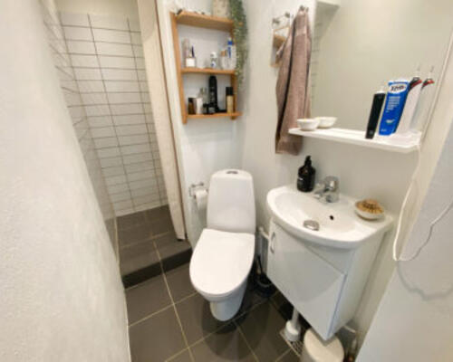 Dejlig og rummelig 2-værelses lejlighed i øgadekvarteret