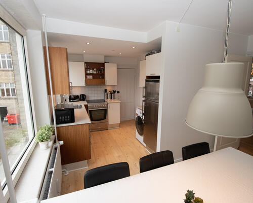 Lys og moderne lejlighed i Aalborgs vestby