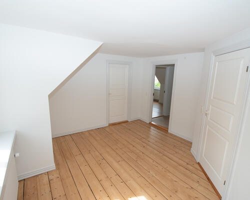 Lys og moderne lejlighed med gårdhave i Aalborg