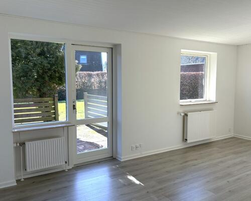 Ny renoveret 1-planshus i lukket vænge tæt på grønne områder – 87 Kvm