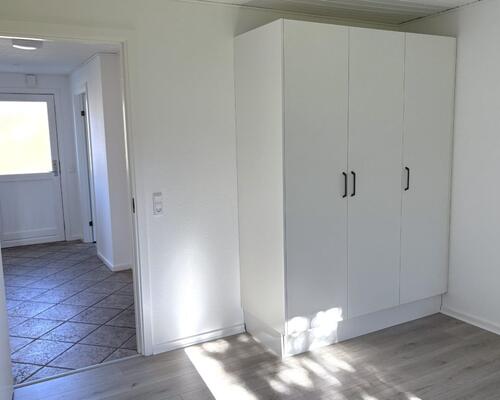 Ny renoveret 1-planshus i lukket vænge tæt på grønne områder – 87 Kvm