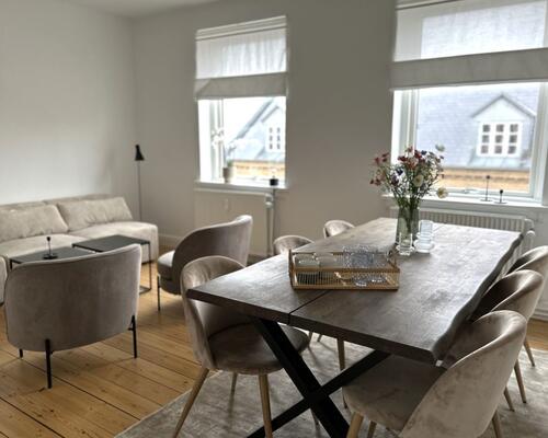 2-værelses lejlighed med god indretning og hyggelig atmosfære- 64 Kvm