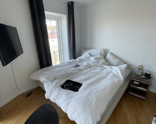 UNIK 4-VÆRELSES MED KØKKEN Ø OG ALTAN MIDT I AARHUS C