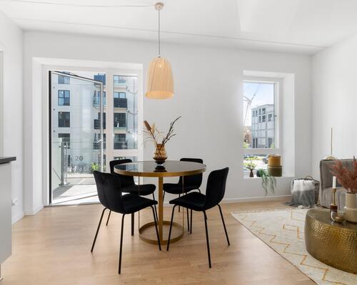 FANTASTISK 2 VÆRELSES MED ALTAN