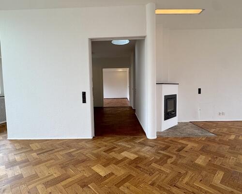 Unik og rummelig lejlighed i Charlottenlund