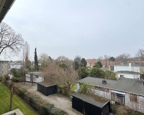 Unik og rummelig lejlighed i Charlottenlund