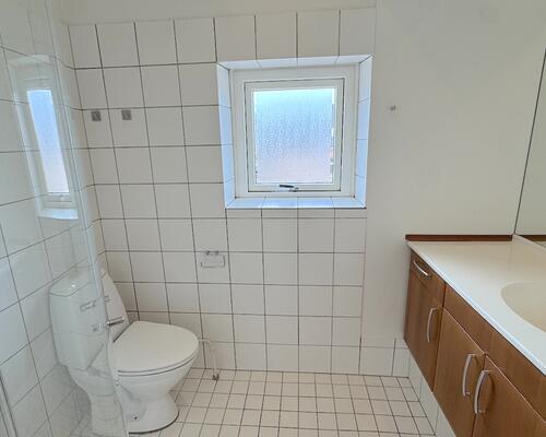 Unik og rummelig lejlighed i Charlottenlund