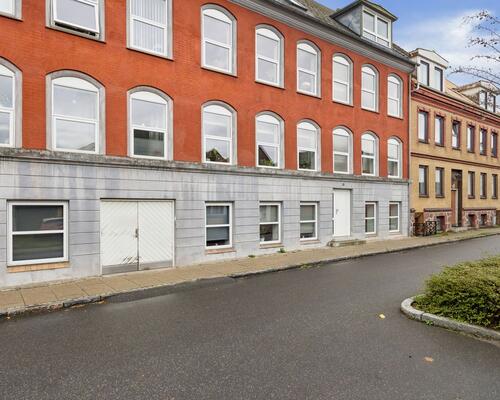 Flot lys og rummelig 2-værelses lejlighed