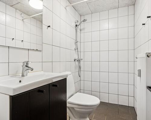 Flot lys og rummelig 2-værelses lejlighed