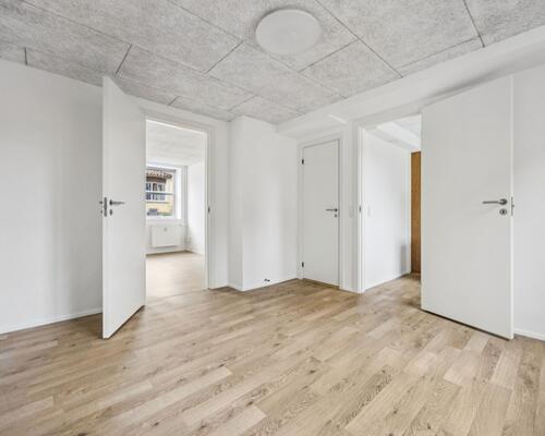 Flot lys og rummelig 2-værelses lejlighed