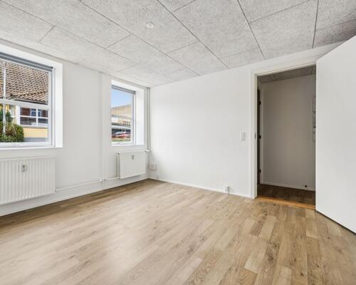 Flot lys og rummelig 2-værelses lejlighed