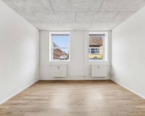 Flot lys og rummelig 2-værelses lejlighed