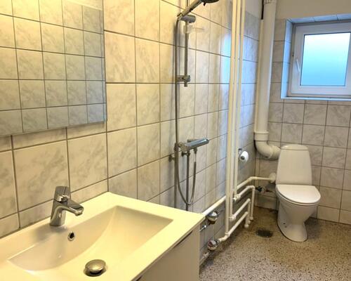 Charmerende og lys 2-vær. lejlighed i Skibhus – 71 Kvm