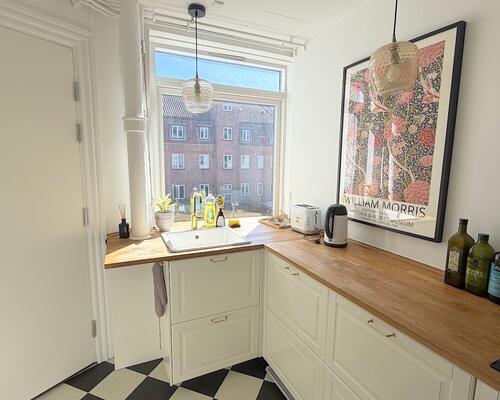 Skøn møbleret lejlighed i Hellerup