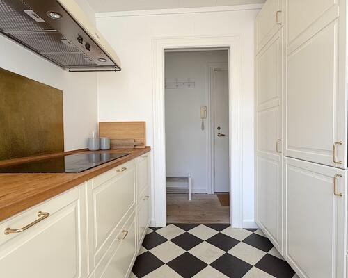 Skøn møbleret lejlighed i Hellerup