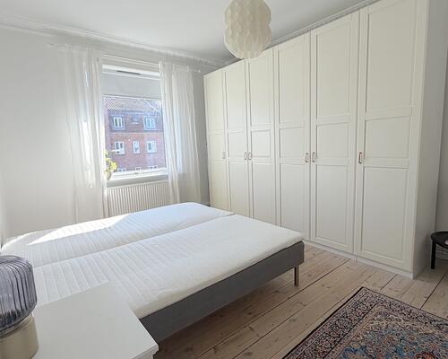 Skøn møbleret lejlighed i Hellerup