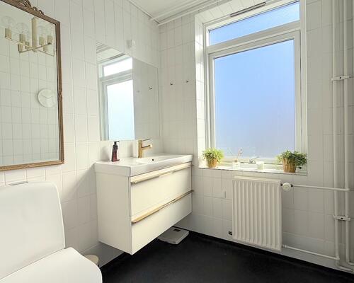 Skøn møbleret lejlighed i Hellerup