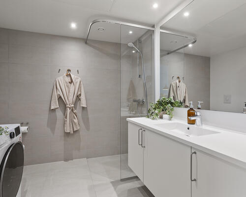 INDFLYTNINGSKLAR 2-VÆRELSES MIDT I AARHUS C