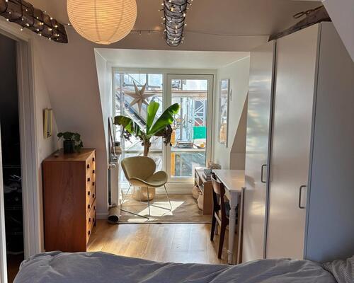 HELT UNIK 4- VÆR LEJLIGHED I 2 PLAN MIDT I AARHUS C