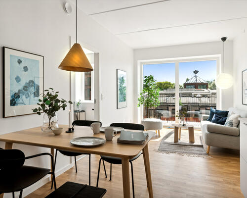 Skøn 3-værelses lejlighed med altan.