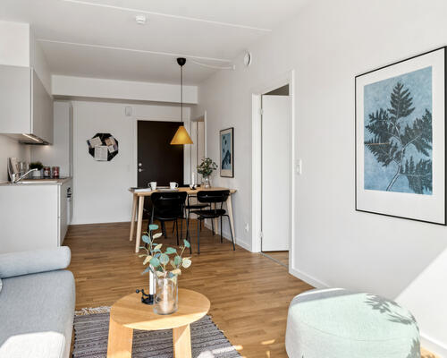 Skøn 3-værelses lejlighed med altan.