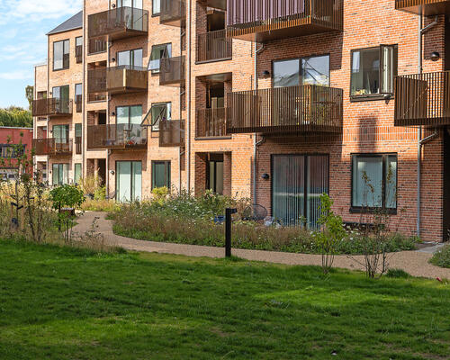 Skøn 3-værelses lejlighed med altan.