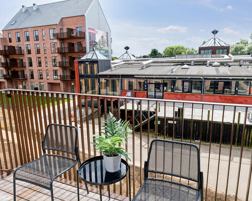 Skøn 3-værelses lejlighed med altan.