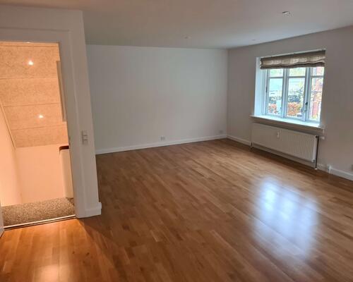 Nyrenoveret 94 m2 stor 3-værelses lejlighed - Straks overtagelse mulig