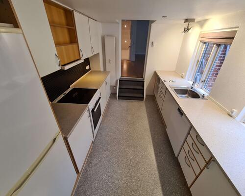 Nyrenoveret 94 m2 stor 3-værelses lejlighed - Straks overtagelse mulig