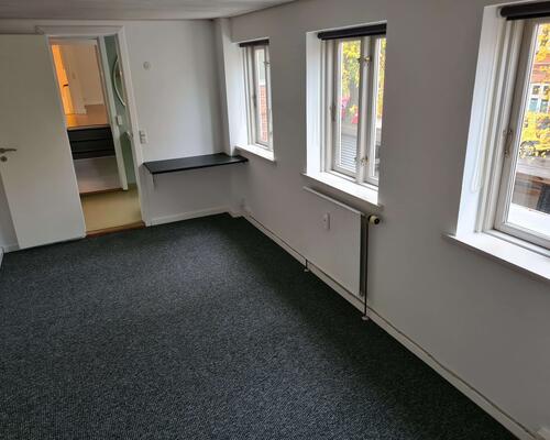 Nyrenoveret 94 m2 stor 3-værelses lejlighed - Straks overtagelse mulig