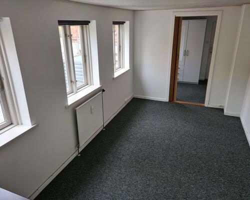 Nyrenoveret 94 m2 stor 3-værelses lejlighed - Straks overtagelse mulig