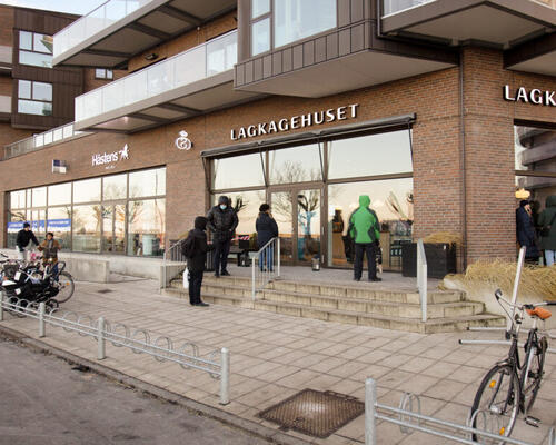 4 værelses lejlighed i 1. række til Øresund, med 2 altaner og privat p-plads i kælderen