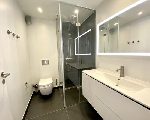 Moderne 3-værelses lejlighed med altan i Odense M