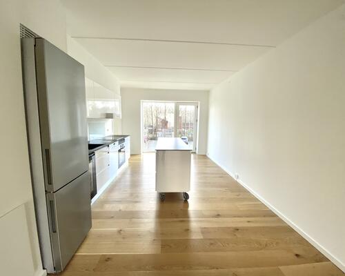 Moderne 3-værelses lejlighed med altan i Odense M