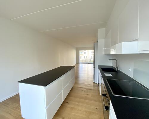 Moderne 3-værelses lejlighed med altan i Odense M