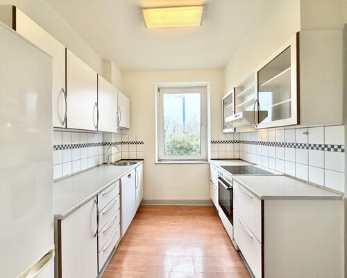 Indbydende 3 værelses lejlighed med central beliggenhed i Odense C