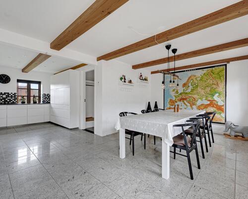 163 m2 værelse i Årslev