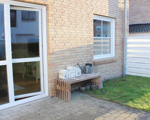 Attraktiv 2-værelses lejlighed med solrig terrasse, og husdyr tilladt