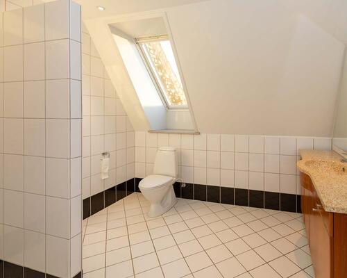 Rummelig lejlighed med altan i hjertet af Aalborg